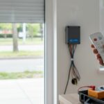 Has apostado por Elero. Sabes que tienes entre manos ingeniería alemana, motores que mueven persianas pesadas con una suavidad envidiable. Pero hoy, de repente, la persiana se para a 20 cm del suelo o no sube hasta el final. ¿Se ha roto el motor? Probablemente no. Se ha "desorientado".